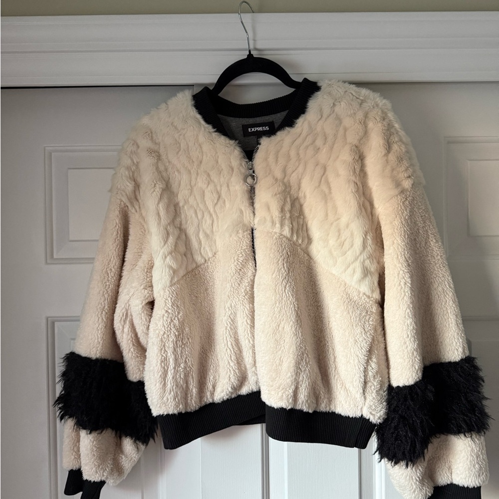 Express Women's Cream and Black Jacket